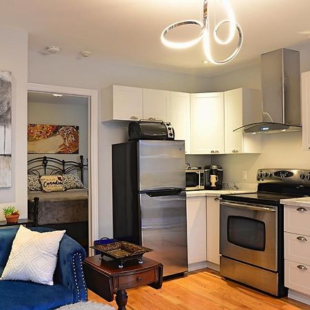 Ottawa Downtown Executive Apartment Retreat With Private Balcony Near Bank Street - Sleep Max 2 Екстериор снимка